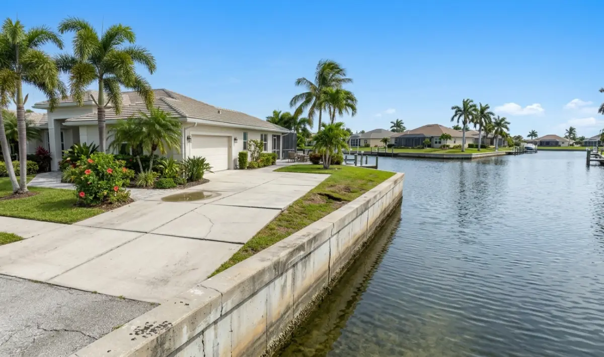 Best Time of Year for Concrete Leveling and Seawall Repair in Florida